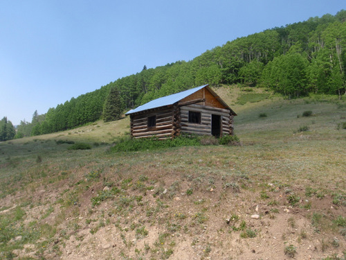One of the remnant dwellings of the Stunner settlement area.